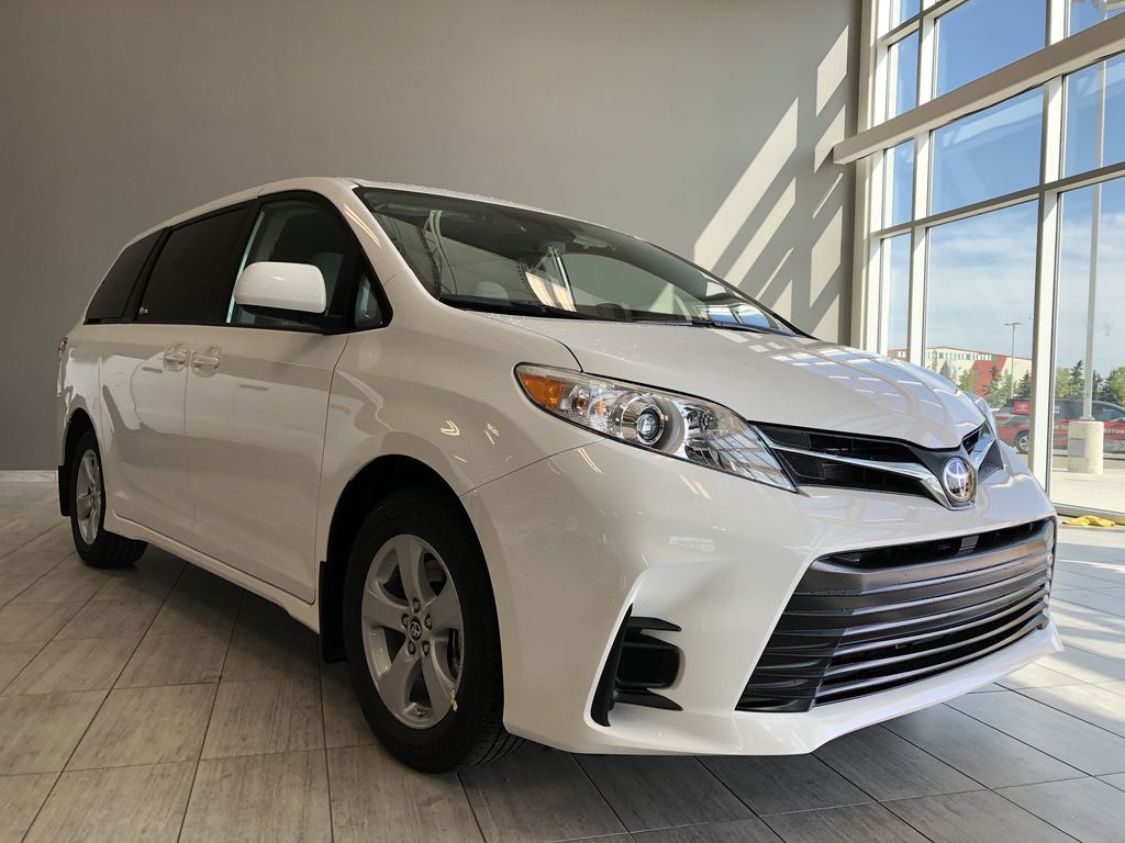 New 2020 Toyota Sienna LE 8-Passenger V6 Front Wheel Drive 4 Door Mini ...